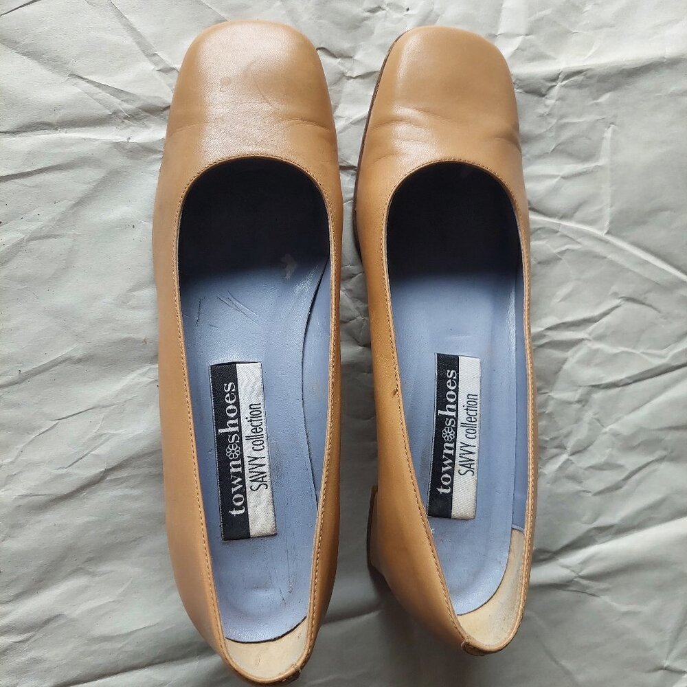 Town Shoes  Savvy Collection Yellow Leather Pumps Size 7.5 Made in Italy